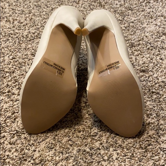 Booties - Picture 4 of 4